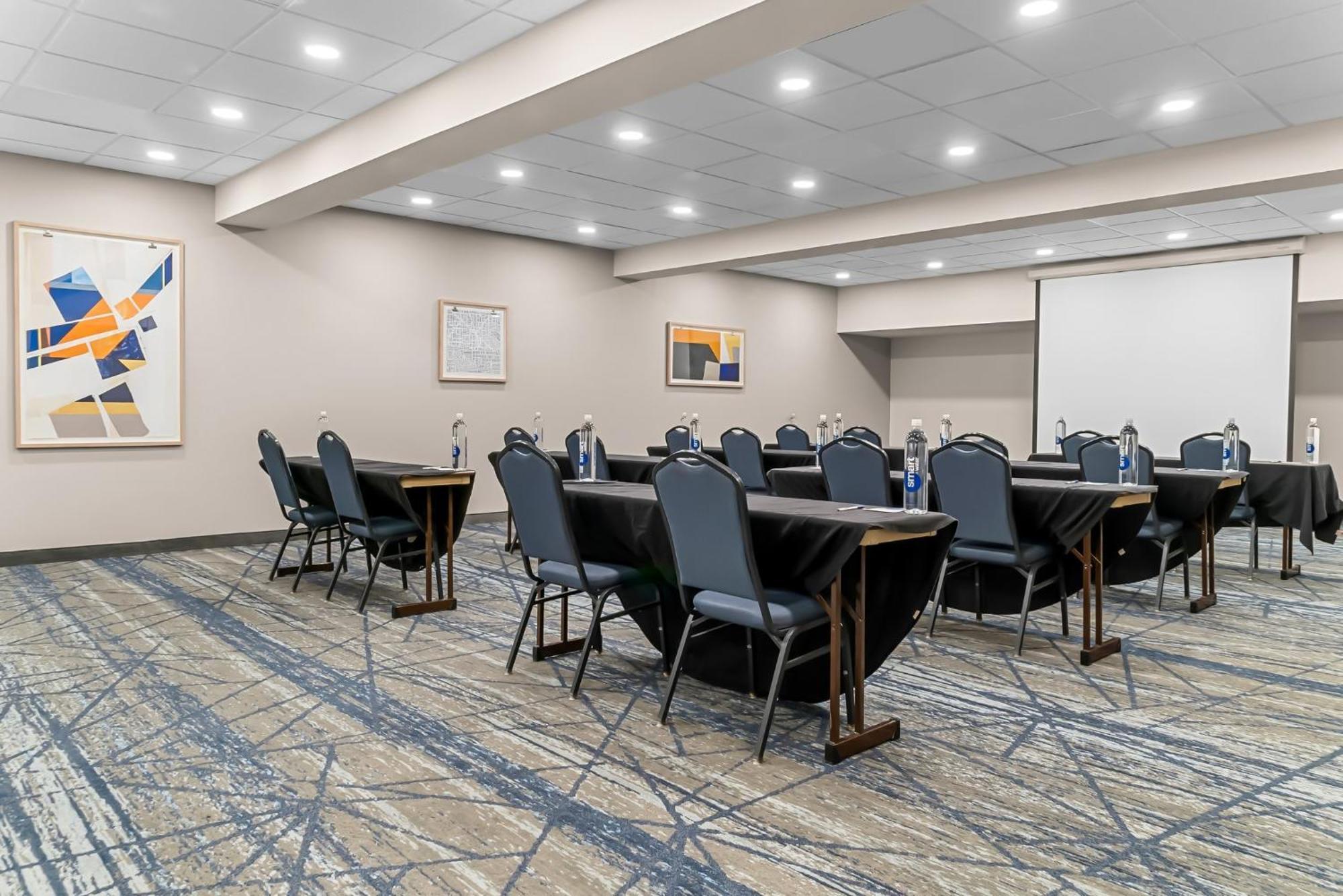 Holiday Inn Express & Suites Detroit - Novi By Ihg Exterior foto